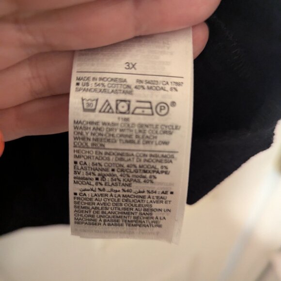 Old Navy Cream and Black Boxy T-Shirts Relaxed Fit - Picture 8 of 10